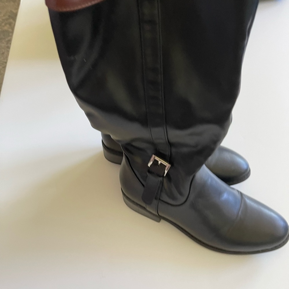Stylish leather boots. Equestrian look. Only worn a handful of times